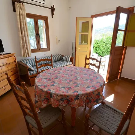 Madoupa Ornos (Mykonos)